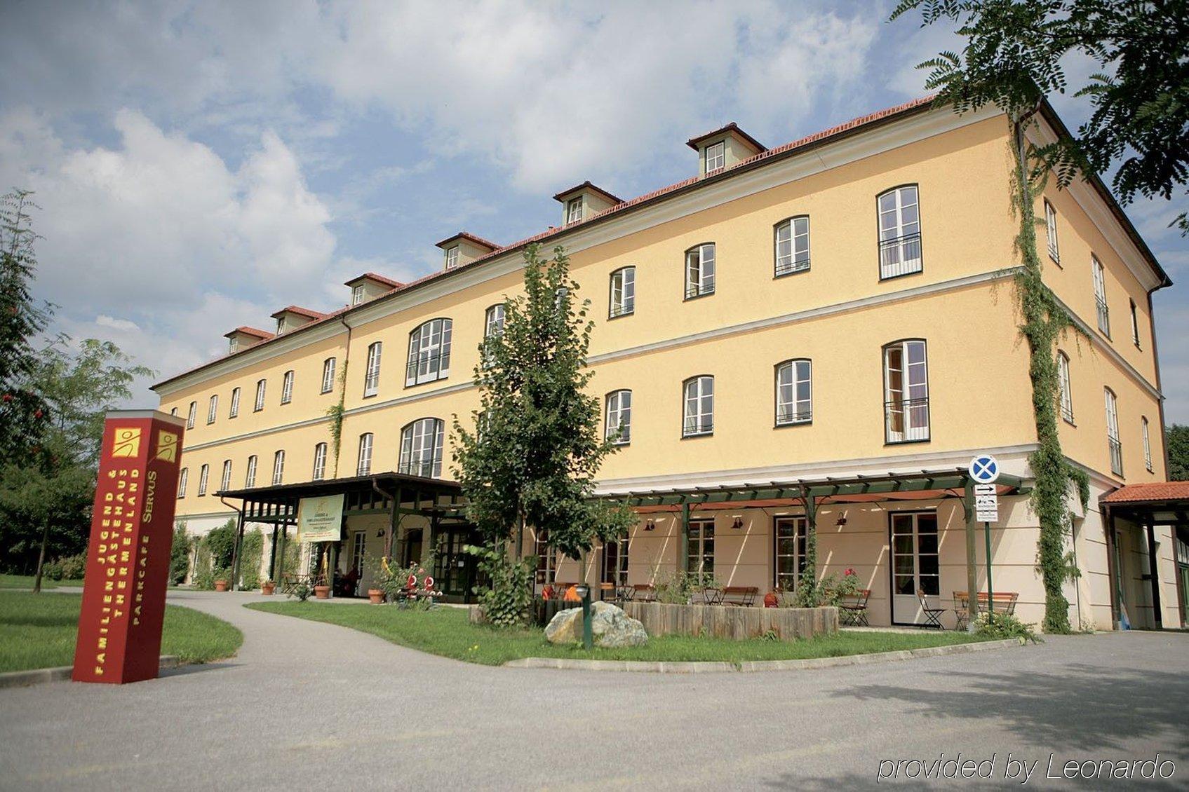 Jufa Hotel Fuerstenfeld Exterior photo