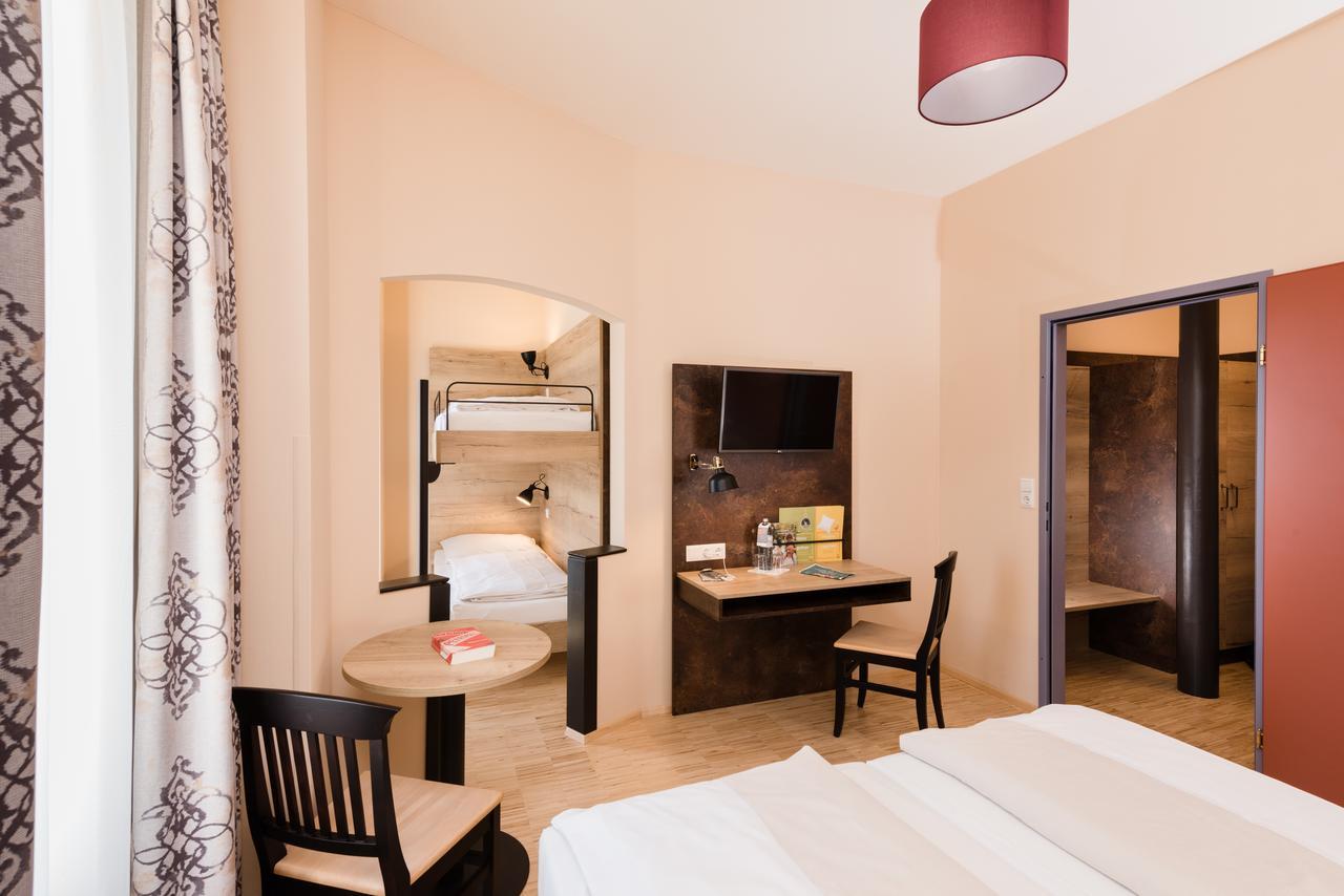 Jufa Hotel Fuerstenfeld Exterior photo