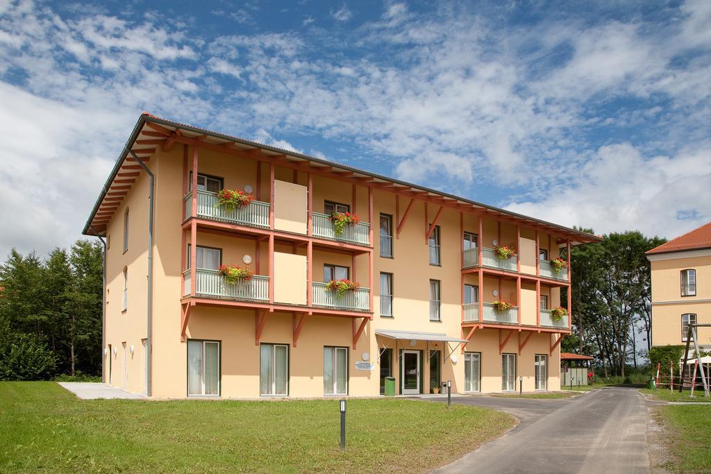 Jufa Hotel Fuerstenfeld Exterior photo